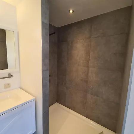 Appartement 2 *