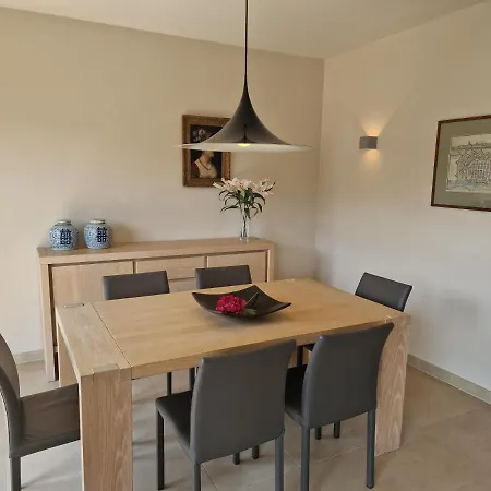 2 * Oostduinkerke