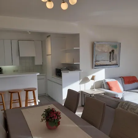 Appartement 2 *