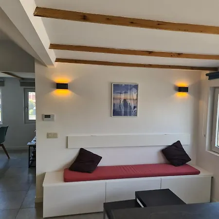 2 Apartment *